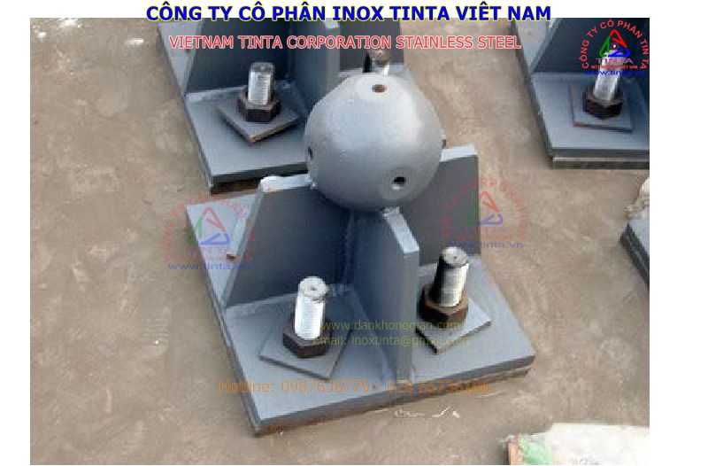 Quả cầu giàn không gian sắt D 300 dày mỏng tùy theo yêu cầu dùng làm gối đỡ đầu trụ cột.