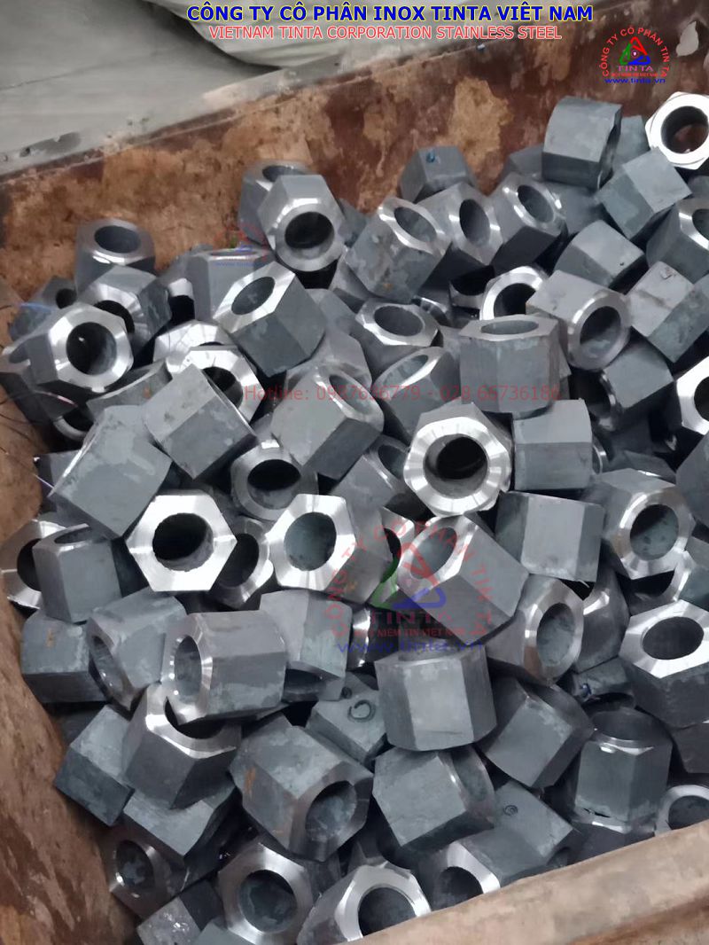 Ống lồng giàn không gian thép D 24 Phụ kiện giàn không gian thép.