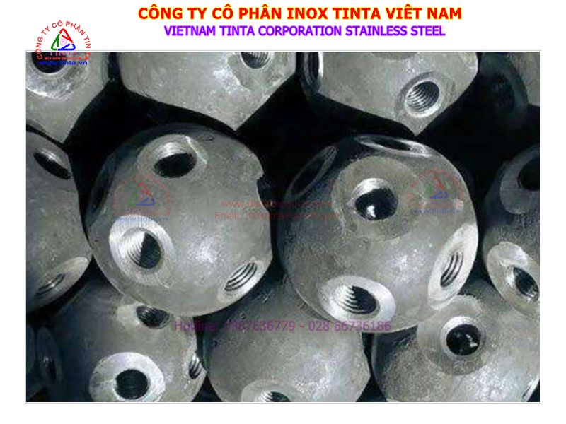 Quả cầu giàn không gian sắt D 130. Chất lượng và sản xuất gia công chính xác đảm bảo tiết kiệm chi phí thi công.